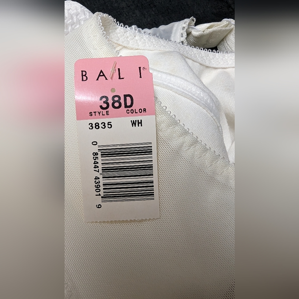 NWT Bali Bra 38D White w/Tags Style 3835